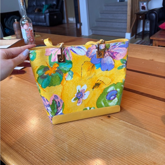 Stuart Weitzman Floral Yellow Tote Bag - Picture 2 of 10